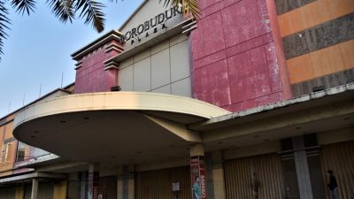 Mal di Bekasi Ini Jadi Pasar Musiman Lebaran, Selebihnya Sepi Mencekam