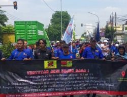 Aliansi Buruh Bekasi Melawan Kepung Kantor Pemerintahan