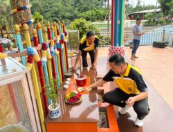 Polres Lubuk Linggau Bersih-Bersih Vihara dan Klenteng